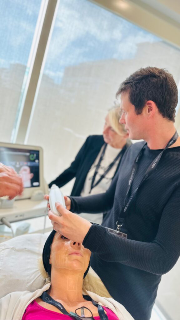 patient getting a non-surgical brow lift